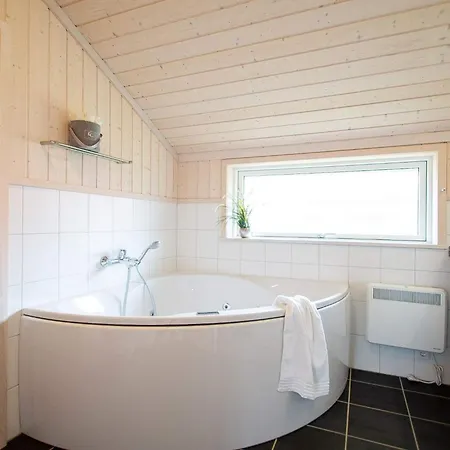 Coastal Escape With Rainfall Showers * Großenbrode